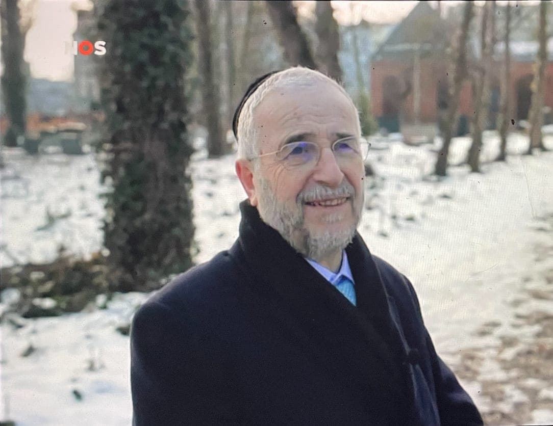 Nieuwsuur; Lody van de Kamp bezoekt Gleiwitz, Auschwitz het kamp waar zijn vader verbleef.